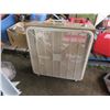Image 1 : Box Fan (22" x 22" x 6")