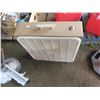 Image 3 : Box Fan (22" x 22" x 6")