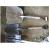 Image 3 : 3 Shovels
