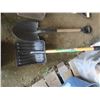 Image 4 : 3 Shovels