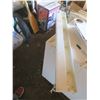 Image 1 : light fixture