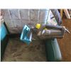Image 1 : yardworks small saw