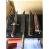 Image 2 : pair of knives