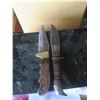Image 1 : pair of knives