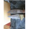 Image 2 : pair of knives