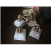 Image 2 : 4 bulb light fixture