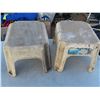 Image 1 : 2 stools