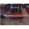 Image 1 : singer sewing machine