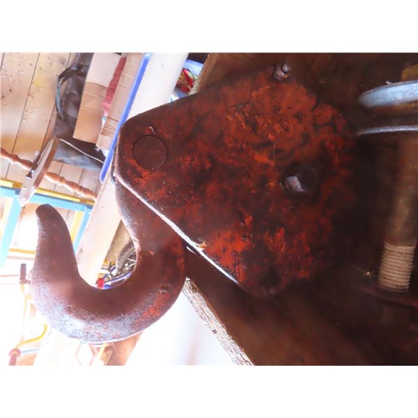 pulley hoist and wooden box