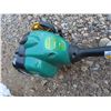 Image 2 : weed eater featherlight 25cc works good