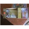 Image 2 : hands free leash and pivoting paper holder