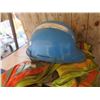 Image 2 : blue hard hat and safety vest