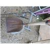 Image 1 : pair of shovels