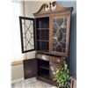 Image 2 : Corner fit China cabinet