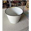Image 1 : enamelware bucket for plants
