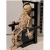 Image 4 : Hallowe'en electric chair. Shakes and talks.