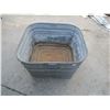 Image 1 : 629. Vintage Metal Square Washtub