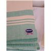 Image 2 : 2 Wool Blankets