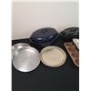 Image 2 : Assorted cook and baking ware