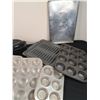 Image 4 : Assorted cook and baking ware