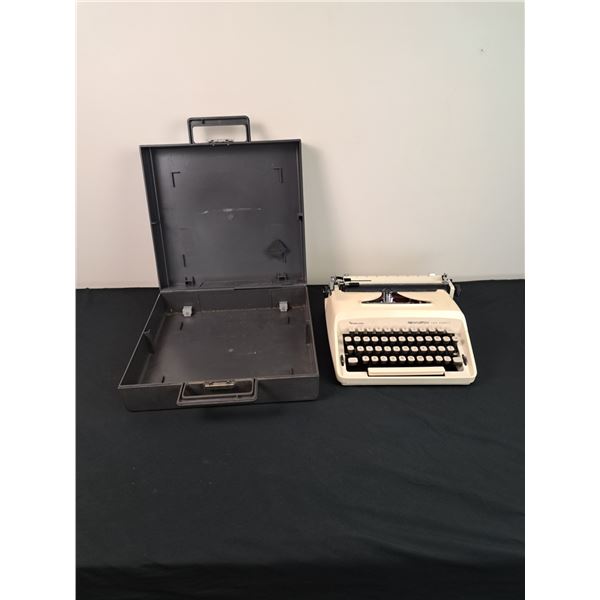 Remington manual typewriter