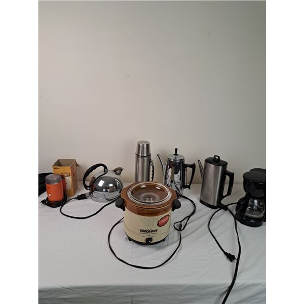 Assorted kitchen Lot