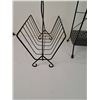 Image 2 : 2 Metal magazine racks