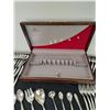 Image 7 : 1847 Rogers Bros. Cutlery with Cutlery Chest