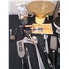 Image 2 : Assorted Kitchen Gadgets