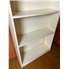 Image 3 : White bookshelf