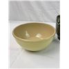 Image 2 : Medalta bowls and pottery planter