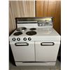 Image 1 : Frigidaire Stove