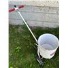 Image 1 : Shut-Grain Seed Spreader