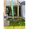 Image 3 : Garden Tool Lot