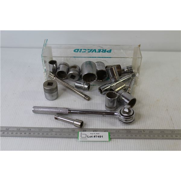 Partial Socket Set in Plexi Glass Container