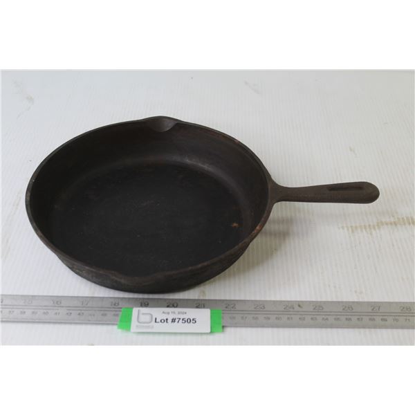 Cast Iron 9.5" Frying Pan