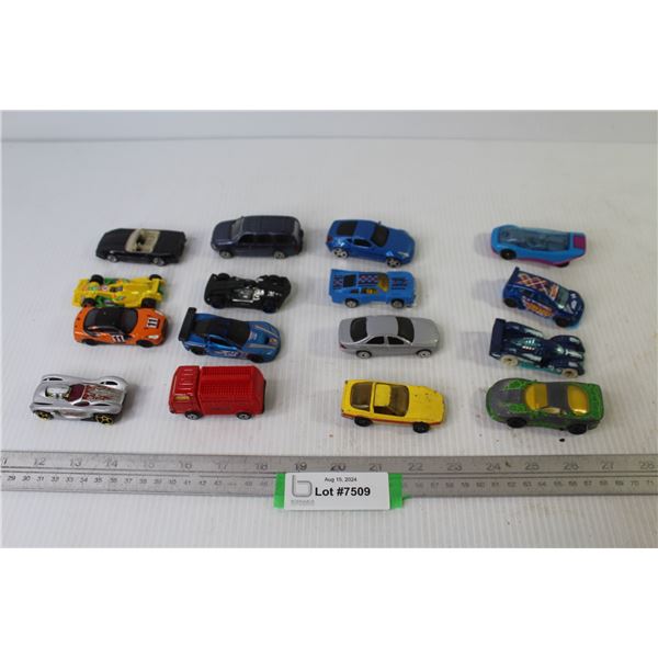 (16) Die Cast Cars - Maisto - Malasia - Hot Wheels