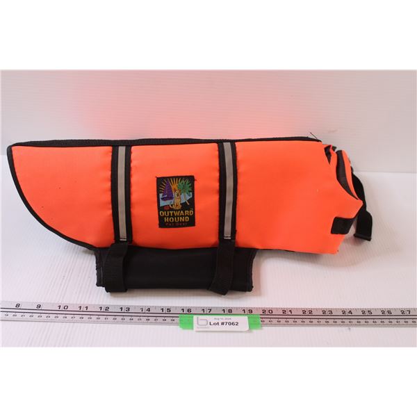 Outward Hound Adjustable Dog LifeJacket - 16" Long
