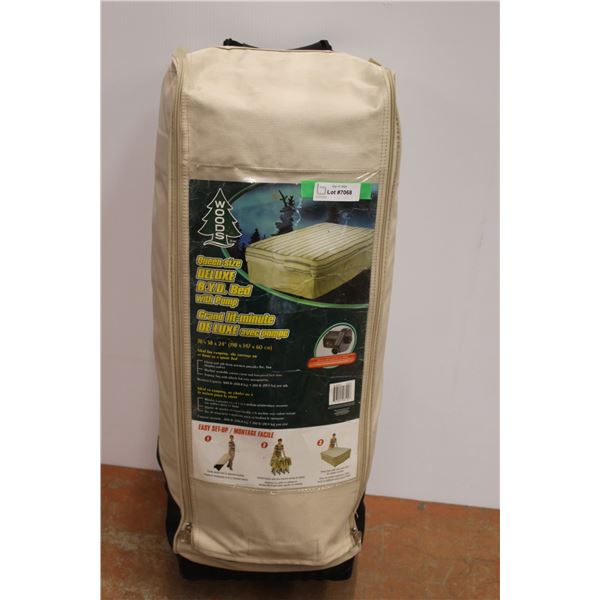 *Woods Queen-Sized Deluxe BYOB w/Pump in Wheeled Bag - As is