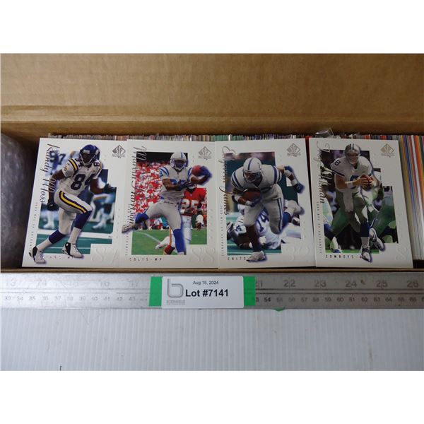 (500) NFL Cards Legends