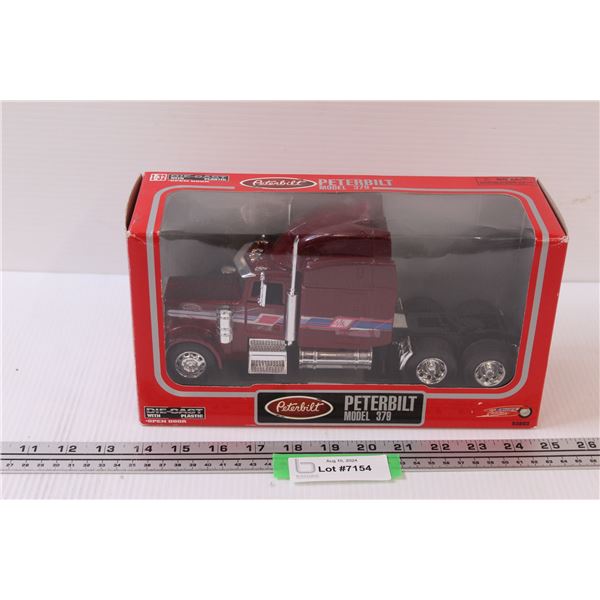Peterbilt Model 379 Die Cast 1:32 Scale - NIB