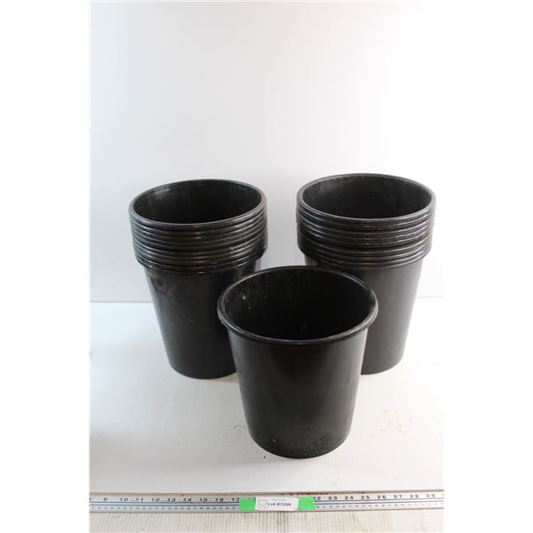 (20) Plastic Planters