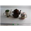 Image 1 : (3) Tea Pots - Some Chipping