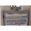 Image 2 : Sandblaster 2 1/2 Gallon Capacity Hopper