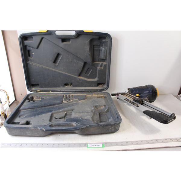 Mastercraft Nail Gun With (4) Allen Keys - Nails In Gun