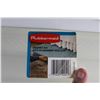 Image 2 : Rubbermaid Plastic 40L Container 34'' x 17''