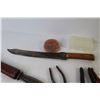 Image 4 : Nail/Spike Puller - Driver Bits - Pliers - Large Knife