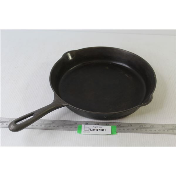 Findlay 11" Cast Iron Frying Pan