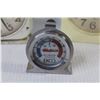 Image 4 : (4) Vintage Alarm Clocks - Thermometer