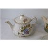 Image 4 : (3) Teapots - Sadler & Made in China - Ceramic Base Plate
